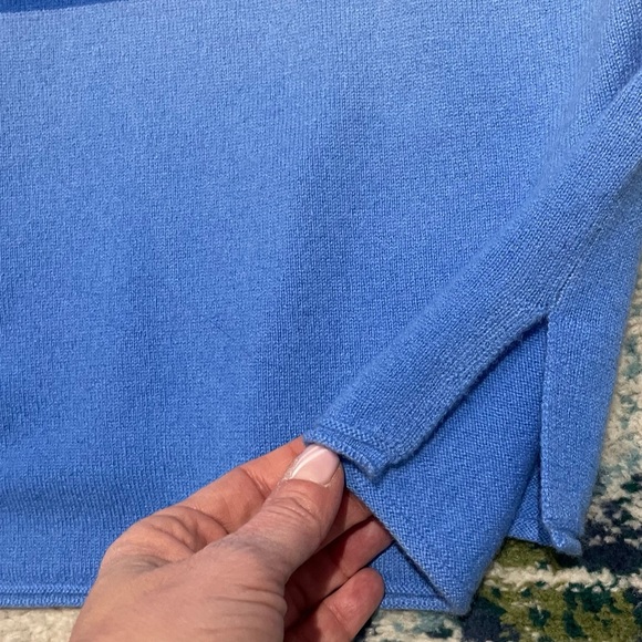 NEW $170+ Vineyard Vines 100% cashmere boatneck sweater tunic fit blue striped - Picture 3 of 3